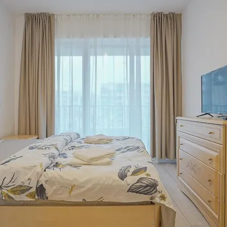 Dynamic Studio Coresi Apartmán
